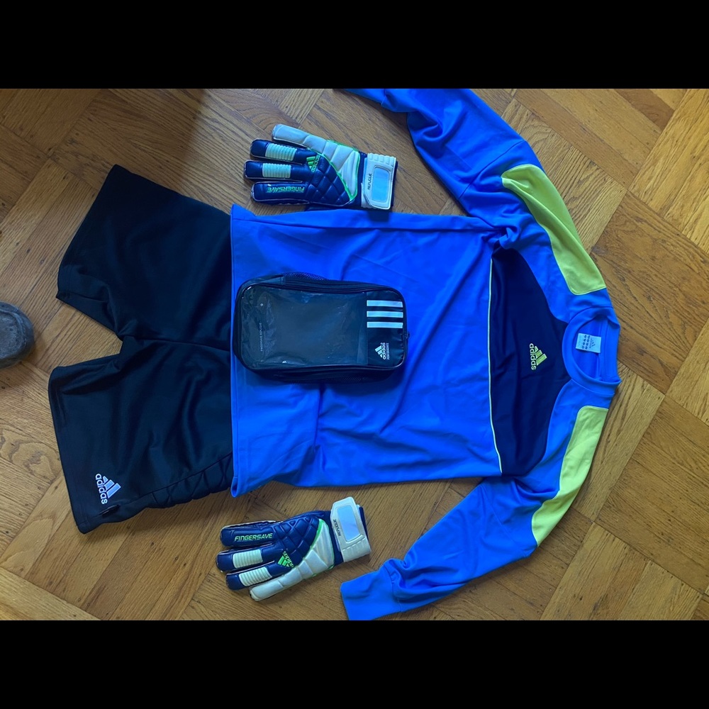 Adidas Goalkeeper Soccer Futbol Set....